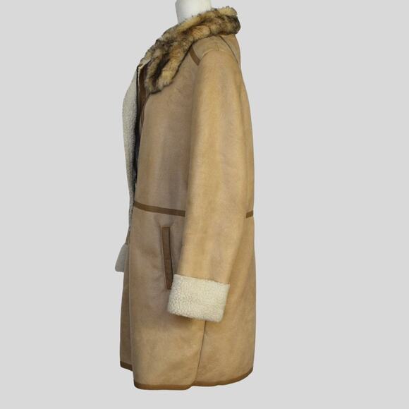 T TAHARI Women's Faux Shearling Coat Size L - Picture 2 of 8